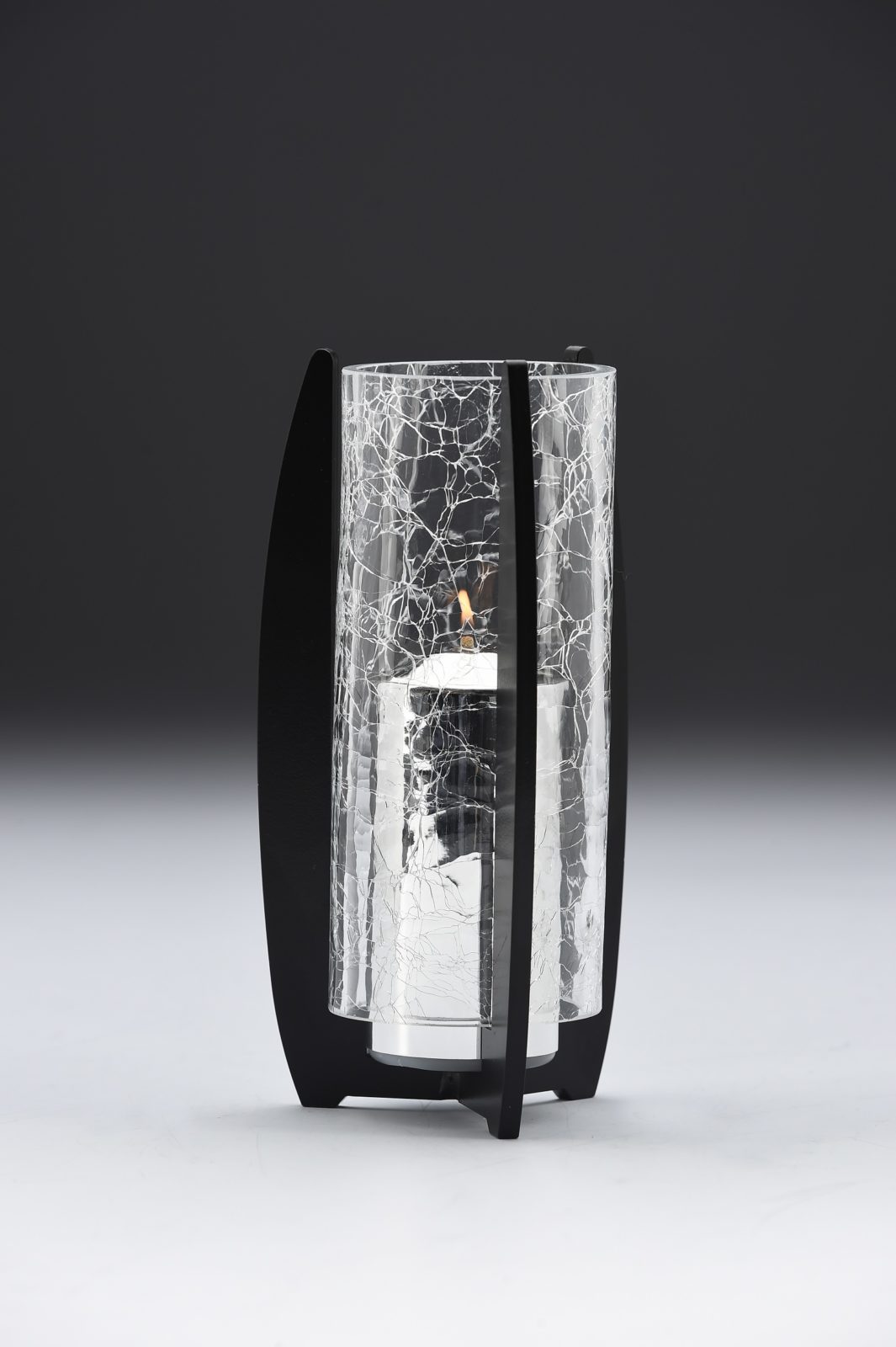 Elegia musta, kromi, jää