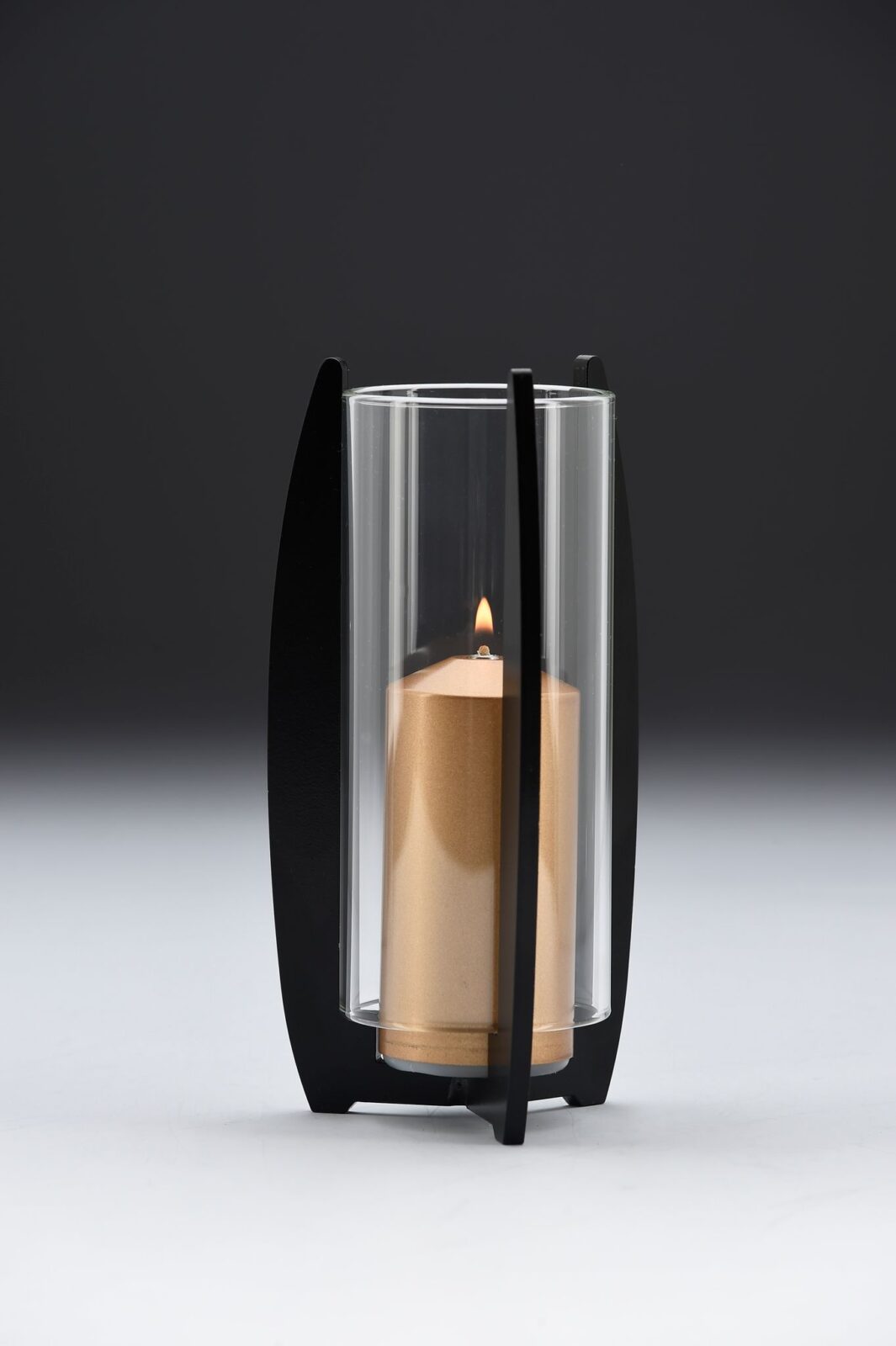 Elegia musta, kulta, kirkas lasi